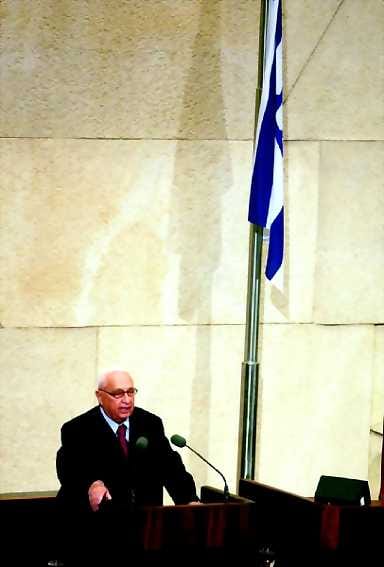Järkähtämätön. Ariel Sharon todisteli knessetissä Gaza-suunnitelmansa järkevyyttä.