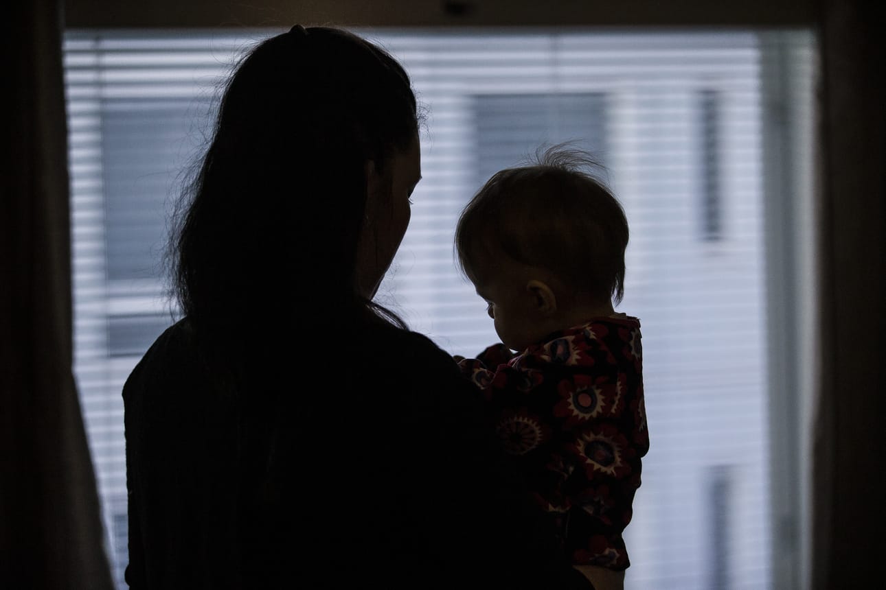 Orpon hallitus on leikannut sosiaaliturvaa julkista taloutta korjatakseen. Leikkaukset ovat valtioneuvoston omien arvioidenkin mukaan osuneet kovimmin heikommassa asemassa oleviin. Lapsiperheiden köyhyys on kääntynyt kasvuun.