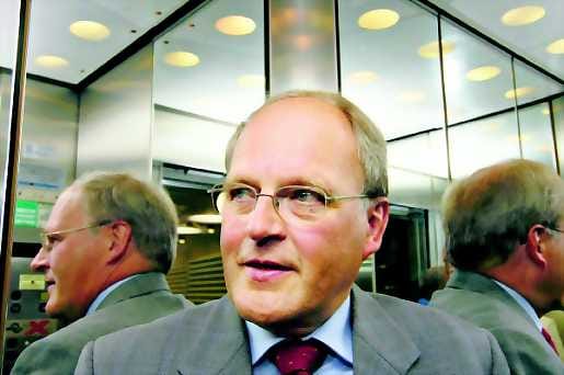 Yhteinen intressi. Voimme auttaa rahan laadussa, että rahaa käytettäisiin mahdollisimman järkevästi hyväksi, lupaa NIB:n toimitusjohtaja Johnny Åkerholm.