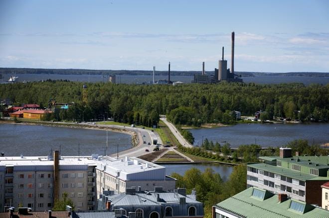Vaasa Pohjoismaiden suurimpana energiateollisuuden keskittymänä on yksi kymmenestä alueesta, jota Northvolt harkitsee akkutehtaan paikaksi. Vaasa täyttää kaikki Northvoltin vaatimukset. KUVA: MARIA MÄKI