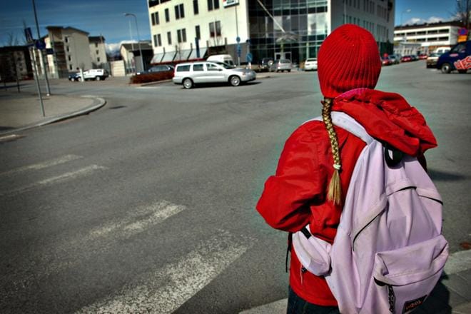 Jalankulkijat ja pyöräilijät palaavat sankoin joukoin kaikkien eteläpohjalaisten taajamien liikenteeseen, kun koulut alkavat ja lomat loppuvat. Autoilijoiden vastuu liikenneturvallisuudesta korostuu.