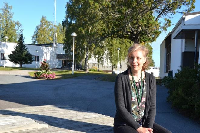 Kirjastotoimenjohtaja Päivi Pippola kertoo, että kirjaston syksyn ohjelma on lyöty pääpiirteittäin lukkoon. KUVA: SARI HEINILÄ