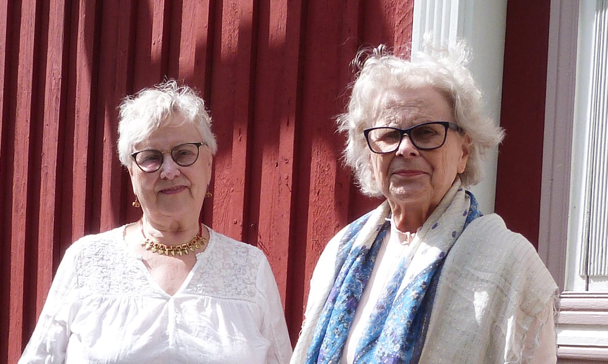 Aira Lahti toimii paikallisoppaana ja Kosolan kyläyhdistyksessä, Irja Pollari on historiantutkijana kirjoittanut kirjat Suomen nälkävuosista ja Kosolanmäen lainamakasiinista