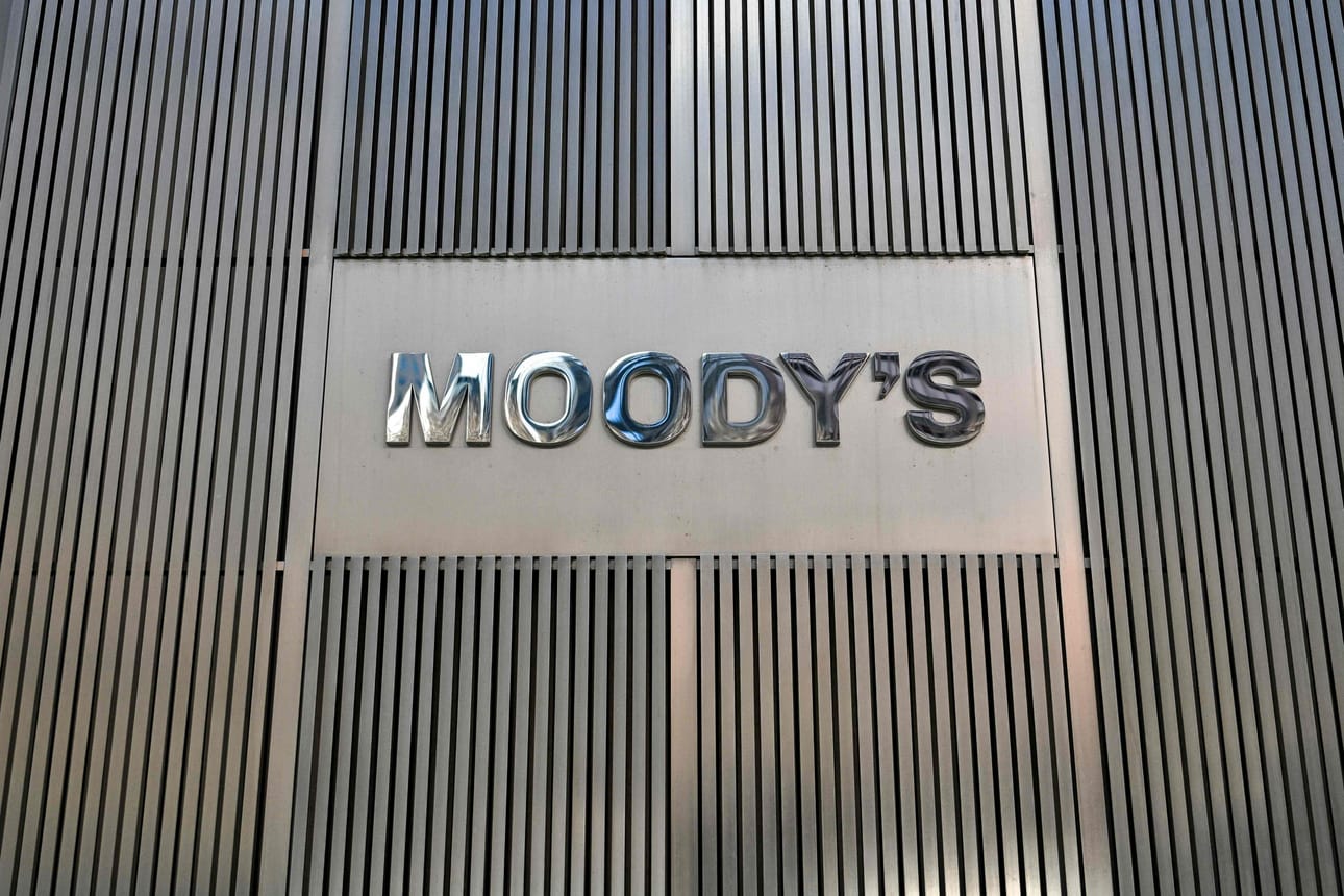 Moody’s on kolmesta suuresta yhdysvaltalaisesta luottoluokittajasta viimeinen, joka pudottaa Yhdysvallat parhaasta mahdollisesta luokasta. LEHTIKUVA/AFP