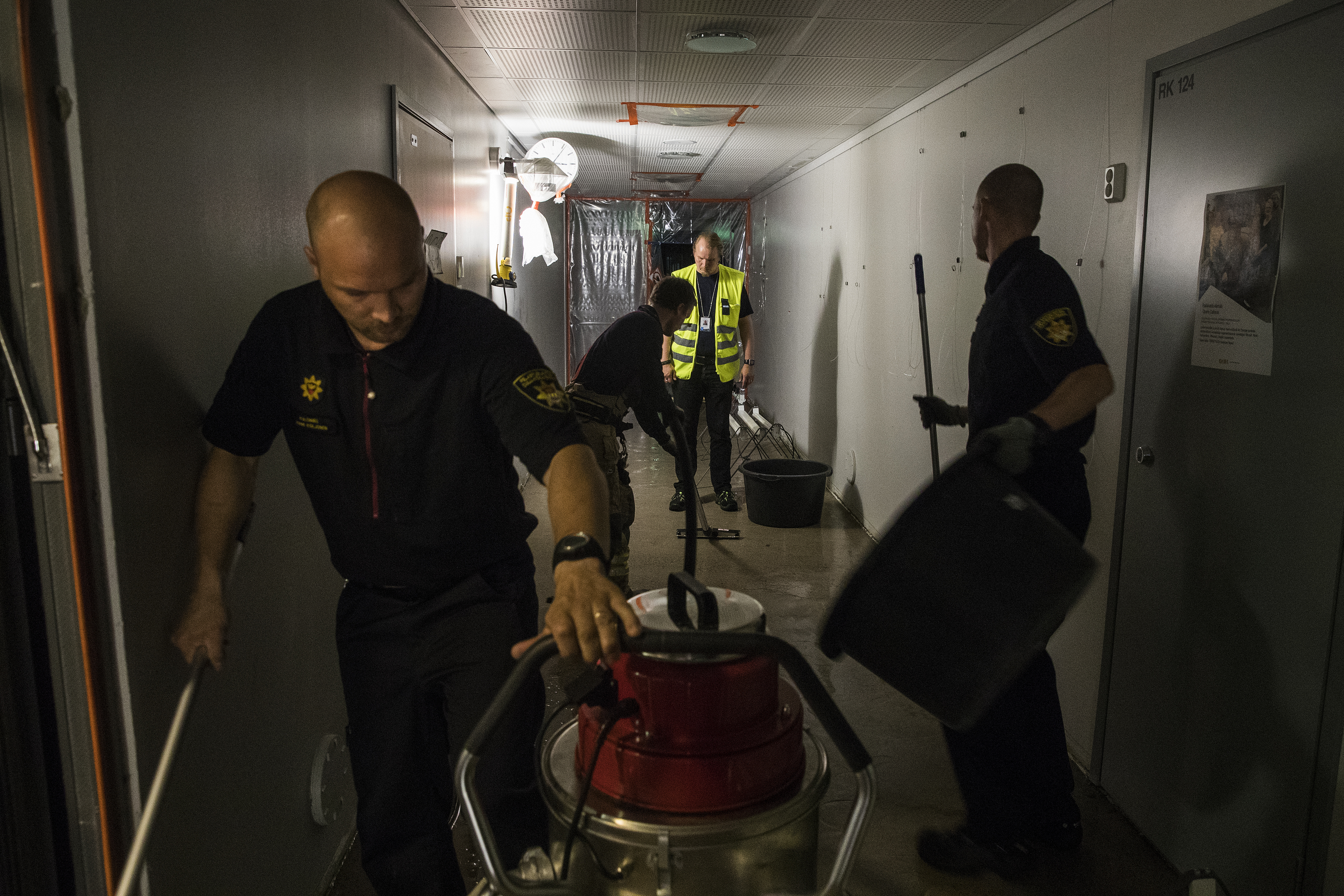 Oulun ammattikorkeakoulun tiloissa Kotkantiellä tuli vesi sisälle tiistain rankkasateiden aikana. 