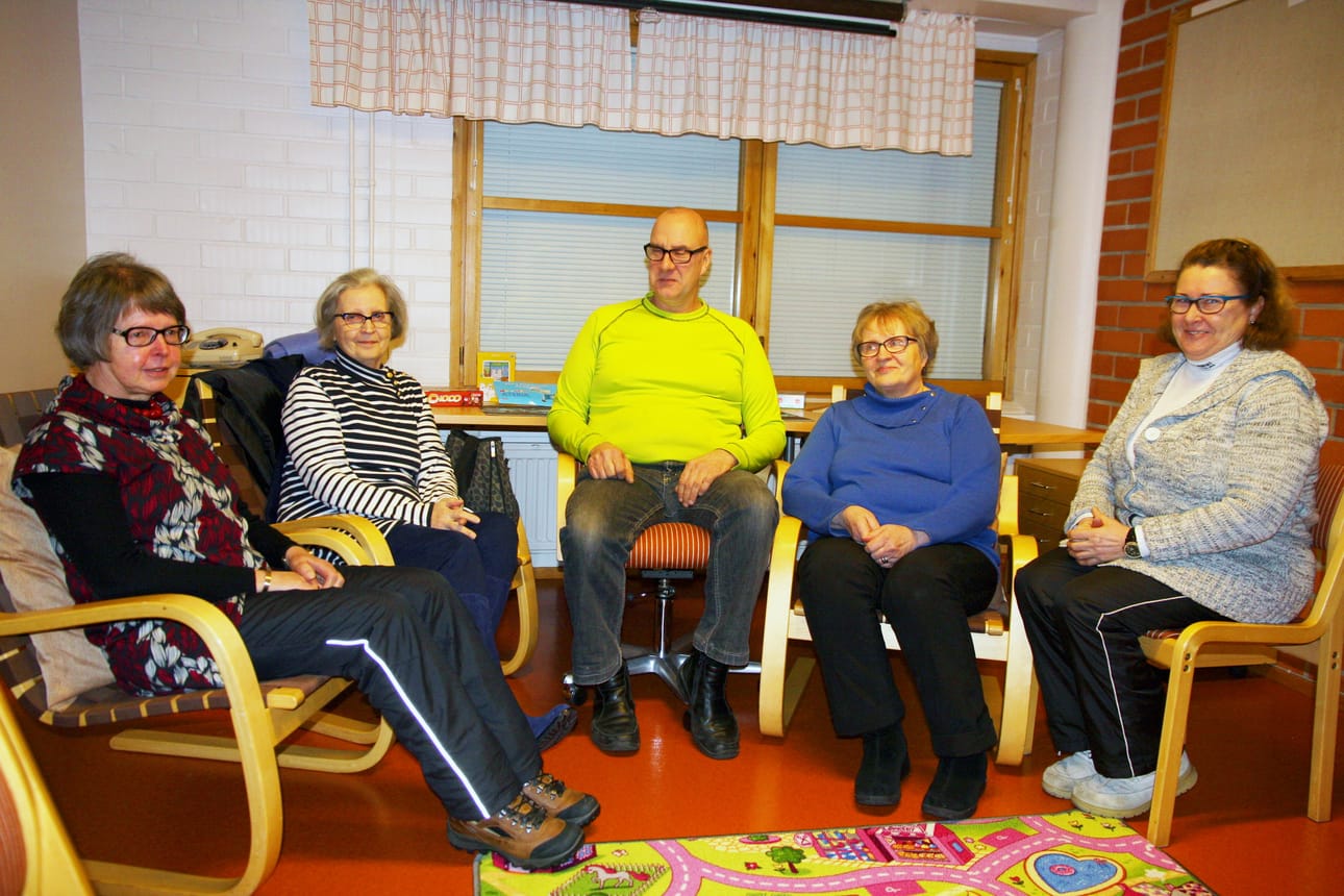 Pirkko Soininen, Eila Siltanen, Risto Piispanen, Anna-Maija Ruotsalainen ja Aira Hurskainen ovat tehneet paljon Oulunsalossa kehitysvammaisten hyväksi.