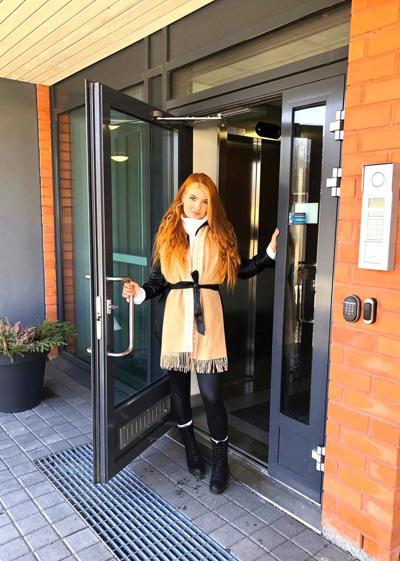 Veera Piilola siivoaa asunnon majoittujien jälkeen itse.