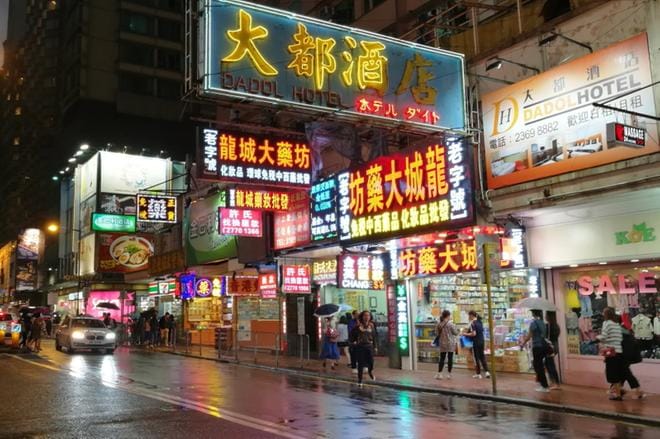 Kiinassa riittäisi markkinoita länsimaisille yrityksille, mutta kyseisille markkinoille ei ole helppo päästä. Kuvituskuva on Hongkongista.