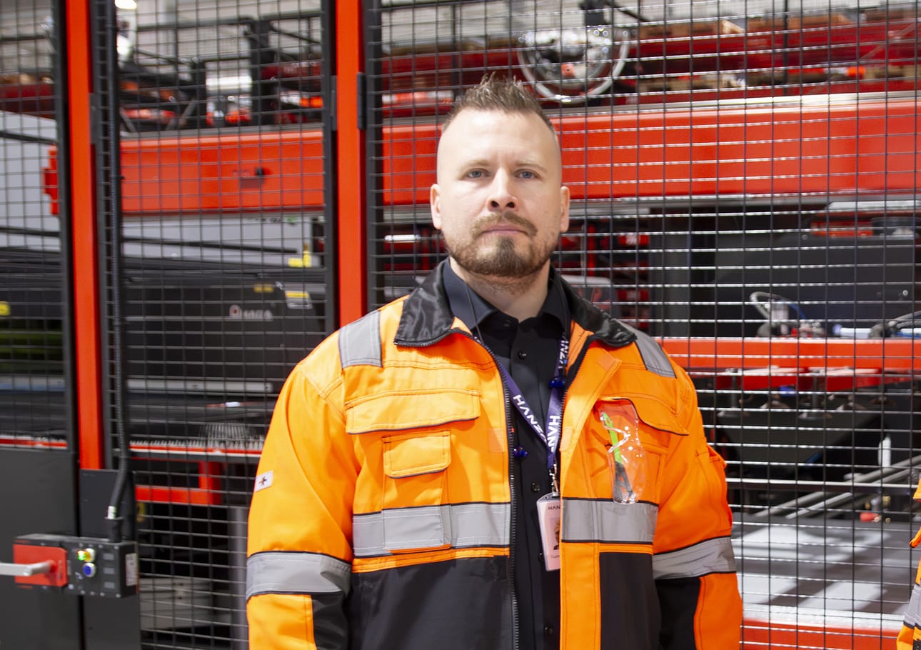 Jukka Tuomaala on Oulaisten Hanzan tehtaanjohtaja. Hän uskoo yhteistyön Nivalan ja Sievin tehtaiden kanssa jatkuvan omistajamuutoksen jälkeenkin.
