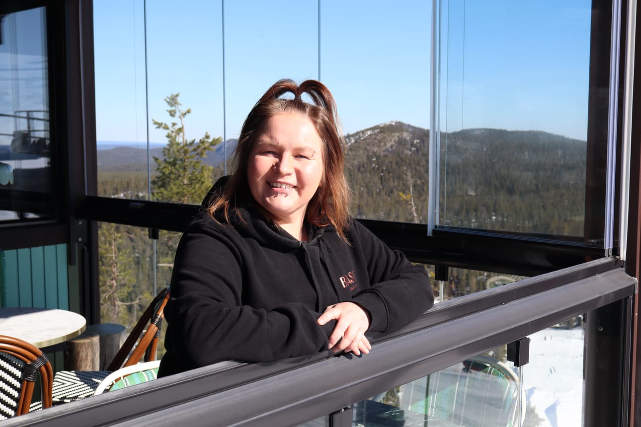 Ravintolapäällikkö Jonna Loginen oli positiivisesti yllättynyt saunaravintola Basen toisesta talvikaudesta.