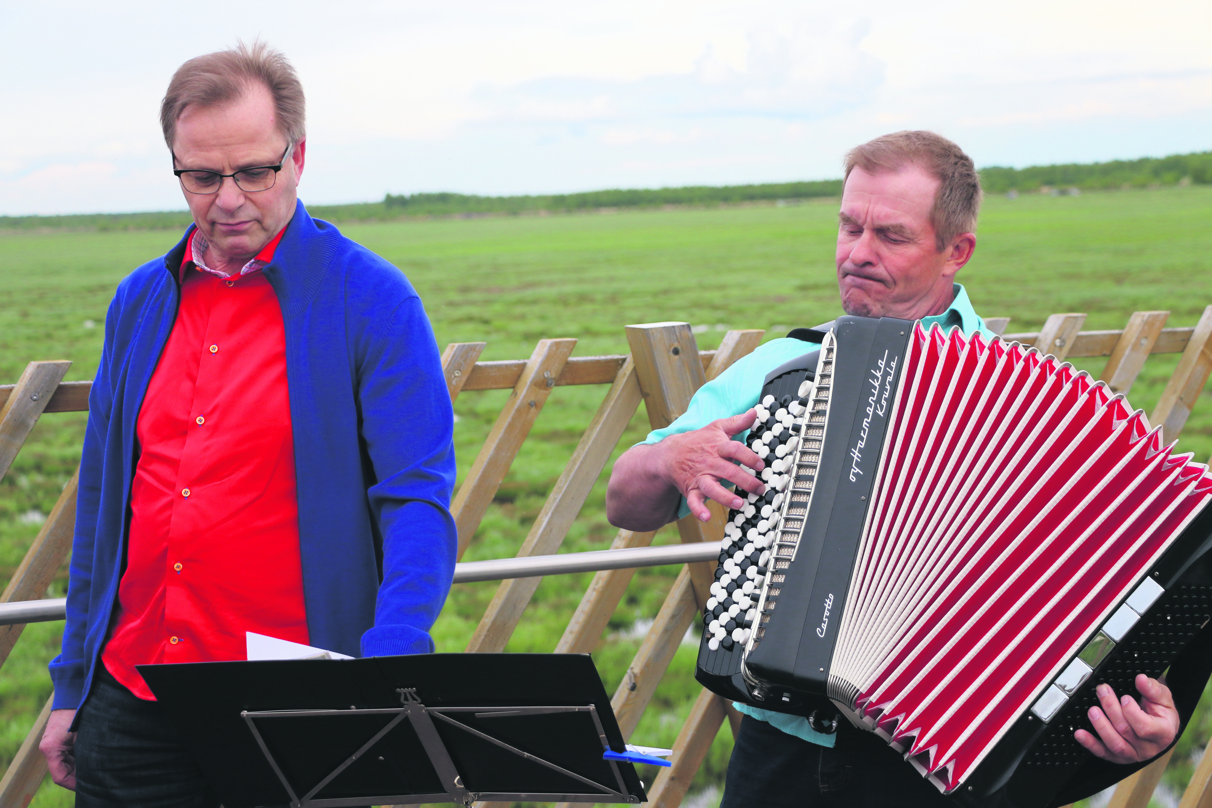 Tunnelmaa loihtimassa Lassi Makkonen ja Osmo Kumpuvaara.