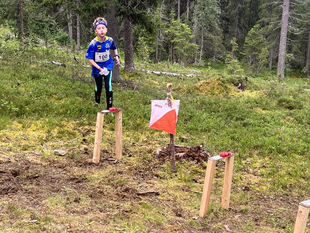 Pudasjärven Urheilijoiden Juuso Vainio lähestyy viimeistä rastia Koillismaan Rastipäivillä.