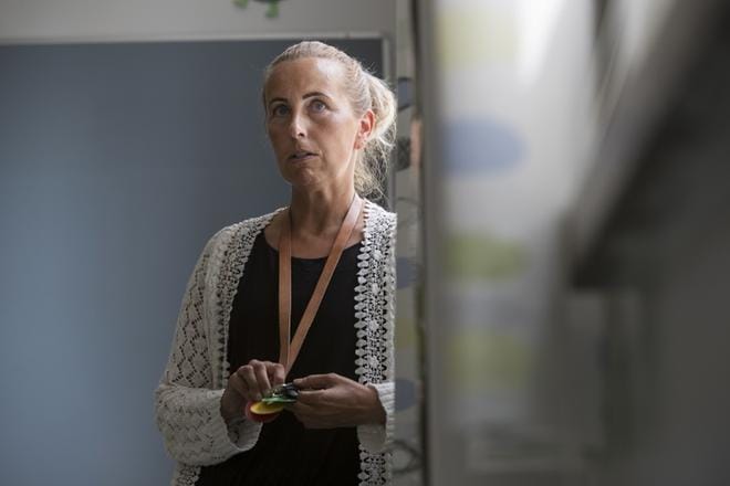 Jutta Wargelin opiskeli erityisopettajaksi oltuaan ensin luokanopettajana 10 vuotta. Hän on kiertävänä erityisopettajana kahdella koululla Lapualla. KUVA: MARIA MÄKI