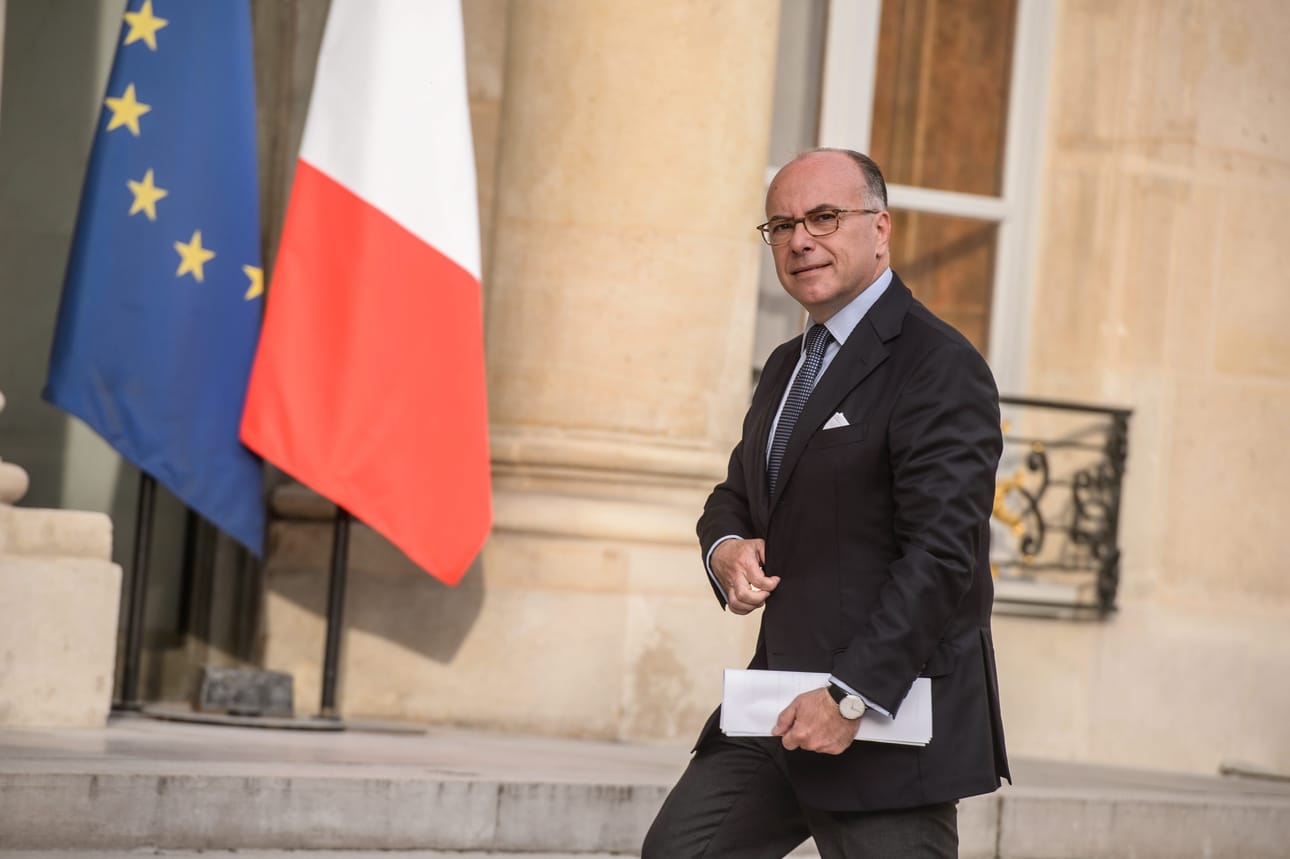 Moskeijojen ja rukoushuoneiden sulkemisesta kertoi Ranskan sisäministeri Bernard Cazeneuve.