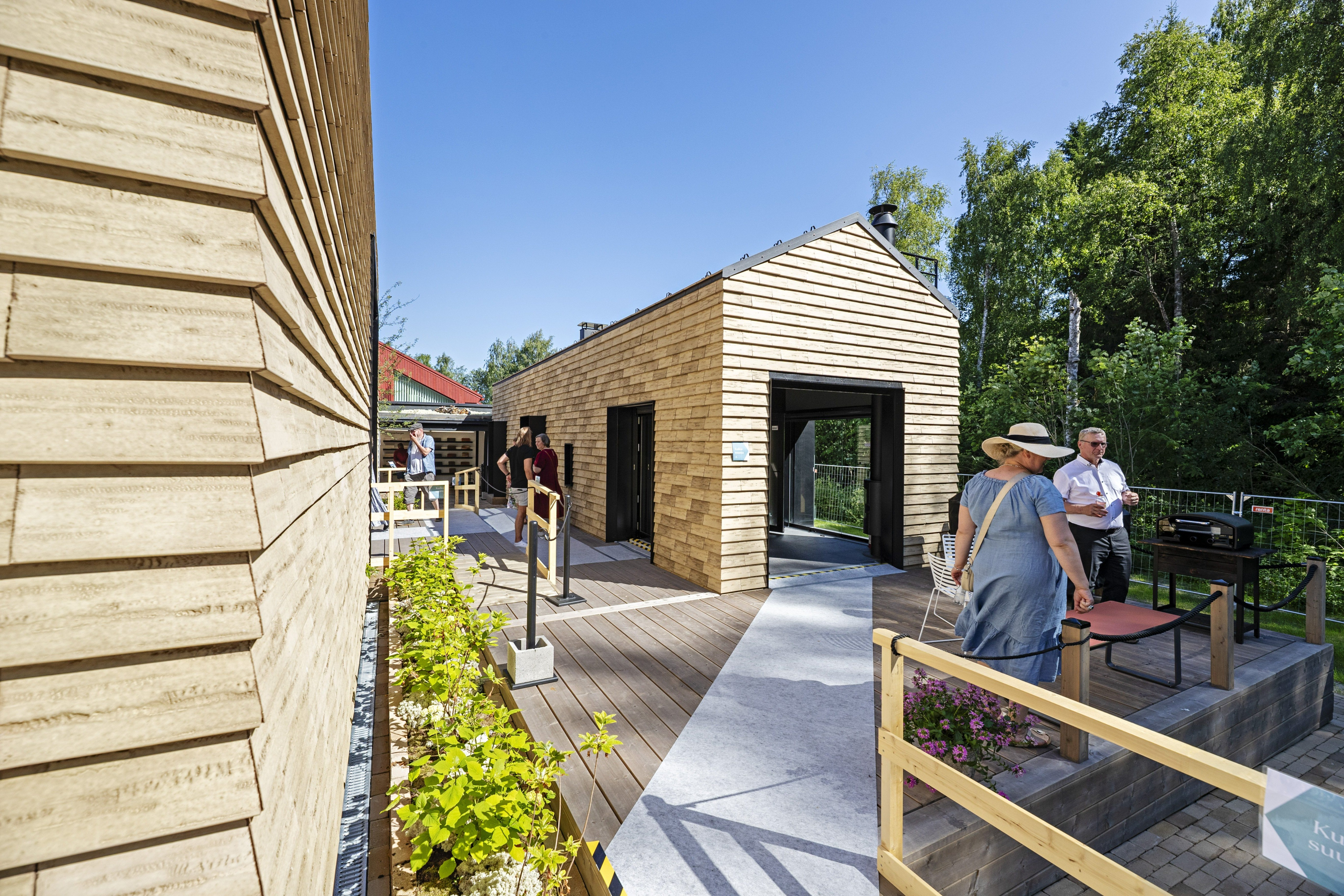 Ti­las­to­kes­kus: Asun­to­jen os­to­ai­keet alim­mil­laan tällä vuo­si­tu­han­nel­la – ku­lut­ta­jien luot­ta­mus laski huh­ti­kuus­sa en­ti­ses­tään