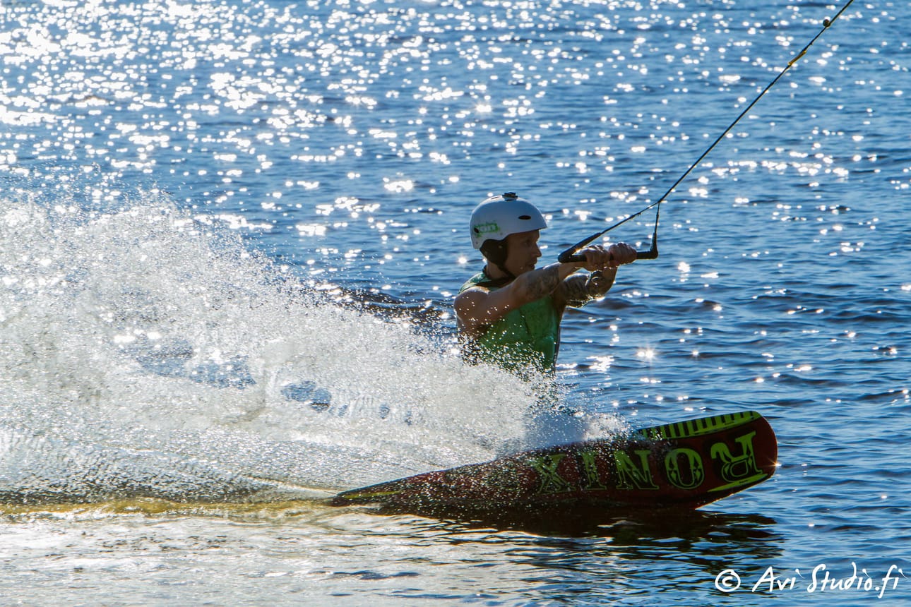 Linnansaaresta on hyvät näkymät Oulu Wakeparkille.