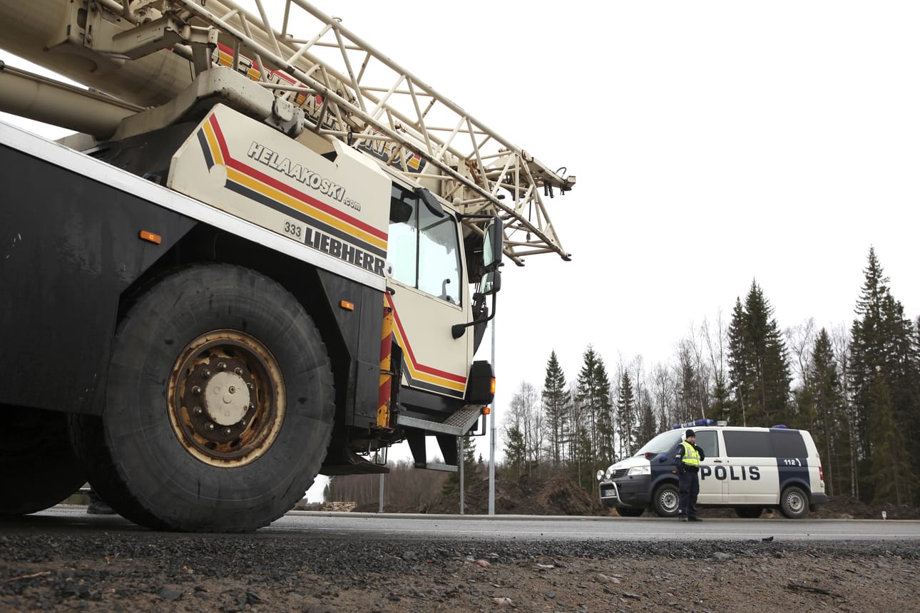 Poliisi sulki tien Fennovoiman työmaalle torstaina.