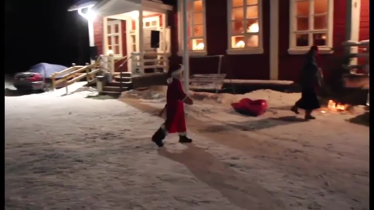 Tonttuilla on paljon tehtävää, salaistakin...