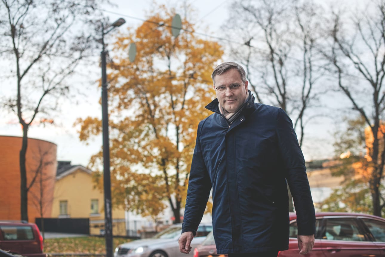 Suomen Yrittäjien toimitusjohtaja Mikael Pentikäinen haluaa usuttaa yrittäjiä tarttumaan kiinni digitalisaation tuomiin mahdollisuuksiin.