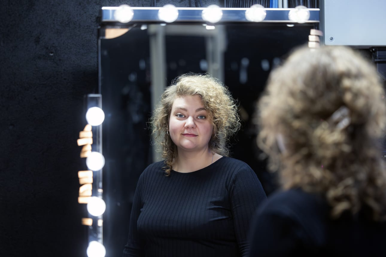Ohjaaja Ida Kronholm sai aiemmin tällä viikolla suuren kulttuuripalkinnon. Hänen kolme ohjaustaan nähdään tänä talvena Vaasassa.