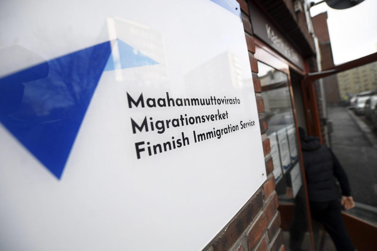 Turvapaikkahakemusten kokonaismäärä oli viime vuonna poikkeuksellisen alhainen. Yhä suurempi osuus kansainvälisestä suojelusta on kiintiöpakolaisia. LEHTIKUVA / VESA MOILANEN