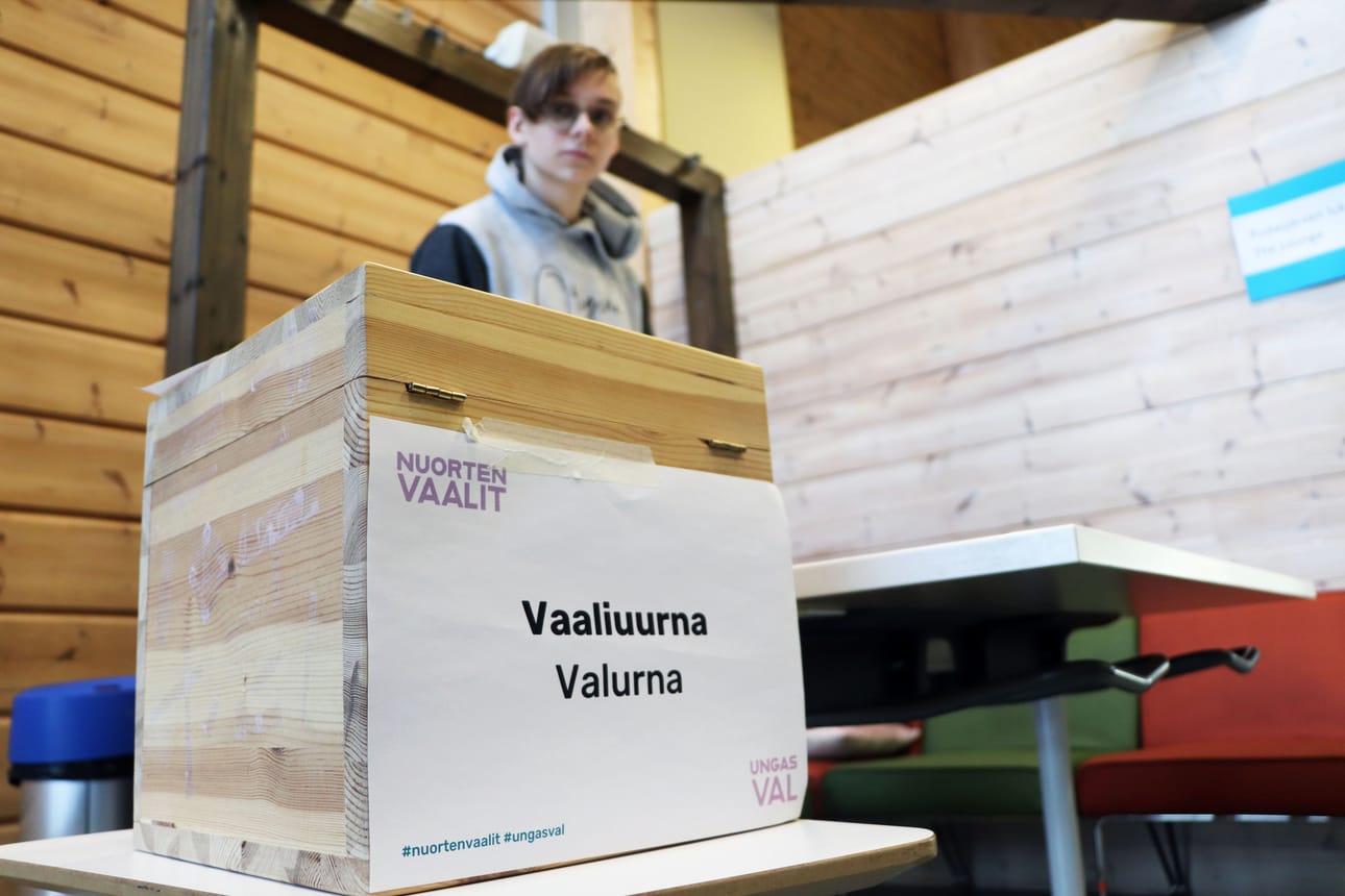 Suomen Kuntaliitto suosittaa tiedotteessaan kaikkia kuntia ja kaupunkeja järjestämään Nuorten vaalit ensi keväänä. Kuvituskuva.