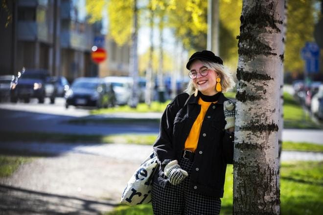 Olivia Heinonen nauttii työstään asiakaspalvelussa. – Aiemmin oon tehnyt jäsenhankintaa. Siitä on paljon hyötyä kun lähestyy asiakasta.