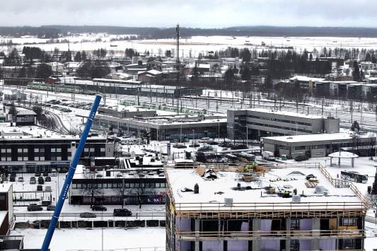 Asuntopolitiikka ei ole vain kaavojen tekemistä kerrostaloille ja muille asumismuodoille. Se on arkipäiväisesti olennainen osa kaikkea kunnan tai kaupungin päätöksentekoa. ARKISTOKUVA: JOUKO HÄNNINEN