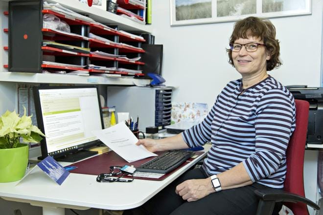 Kuntoutuspalveluyrittäjä Heidi Oikari valmistelee parhaillaan liittymistä Kanta-palveluiden Potilastiedon arkistoon. Siihen kannattaa varata aikaa, hän neuvoo. KUVA: Tapio Tuomela