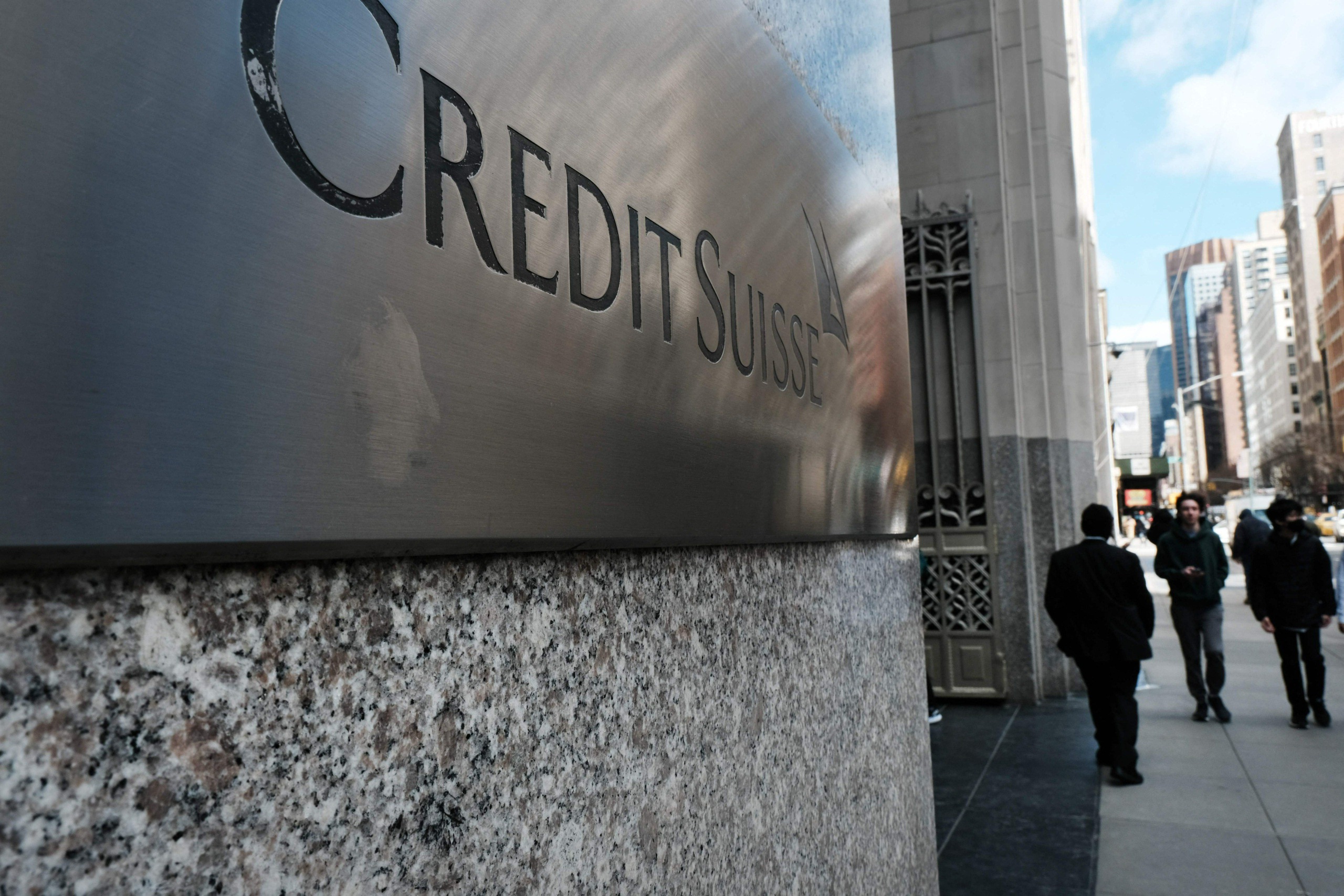 Credit Suisse -pankin kurssi syöksyi peräti 24 prosenttia – markkinoilla pelätään pankkikriisin laajentumista