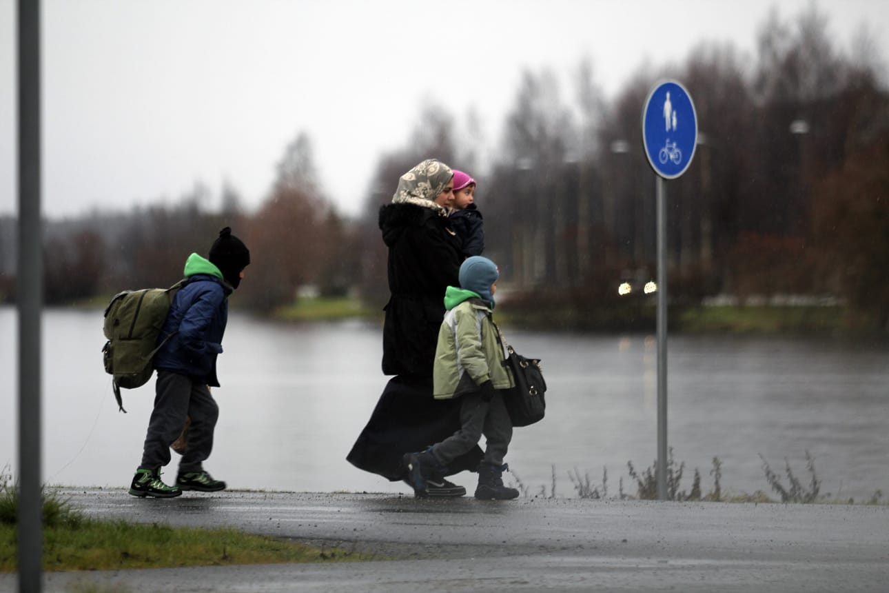 Kaksi vuotta sitten Suomi koki ennennäkemättömän turvapaikanhakijoiden aallon, kun turvapaikkaa haki 32 476 henkilöä
