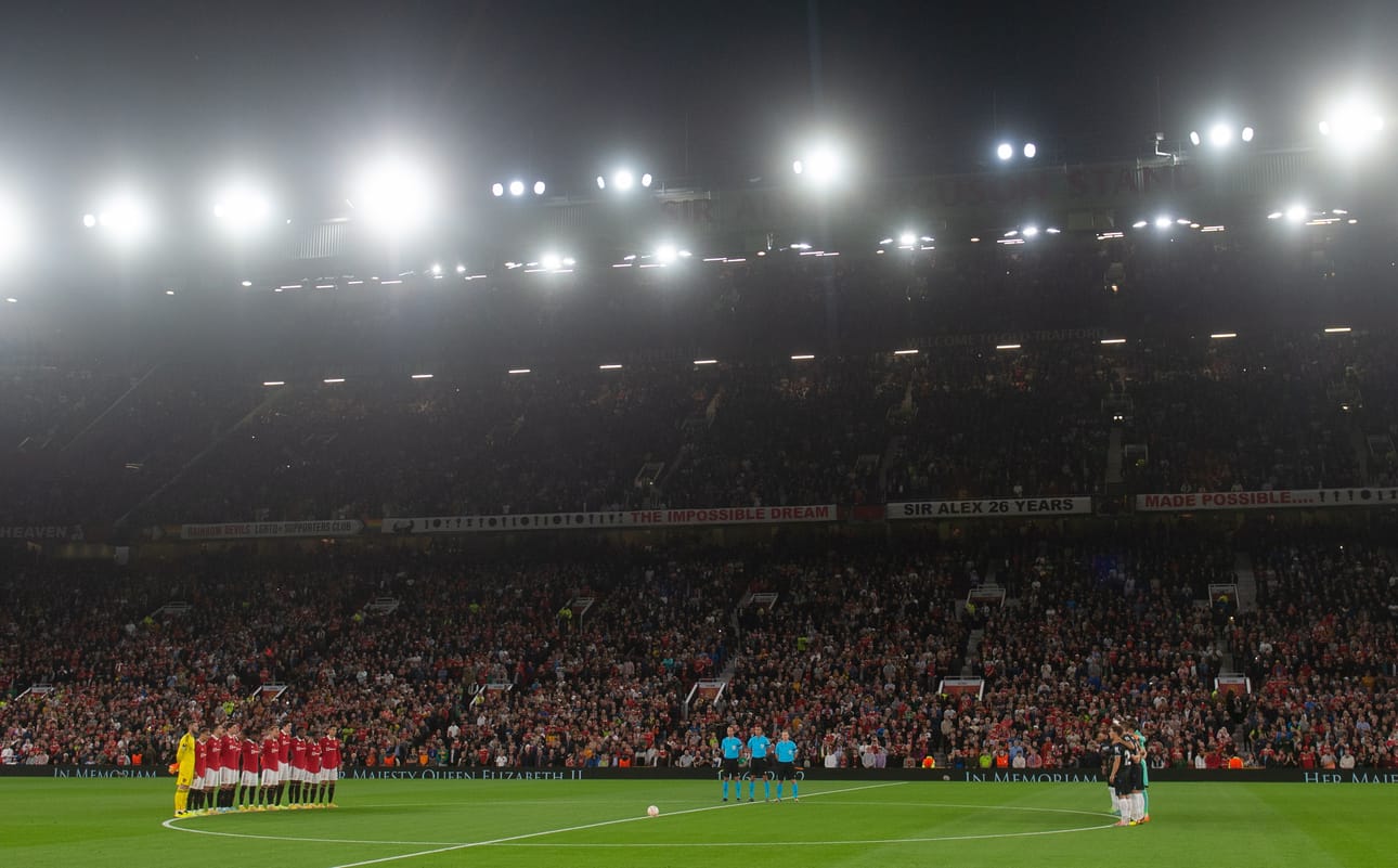 Manchester United pelasi torstai-iltana Eurooppa liigaa, mutta seuraava valioliigapeli siirtyy kuten muutkin viikonvaihteen ottelut.