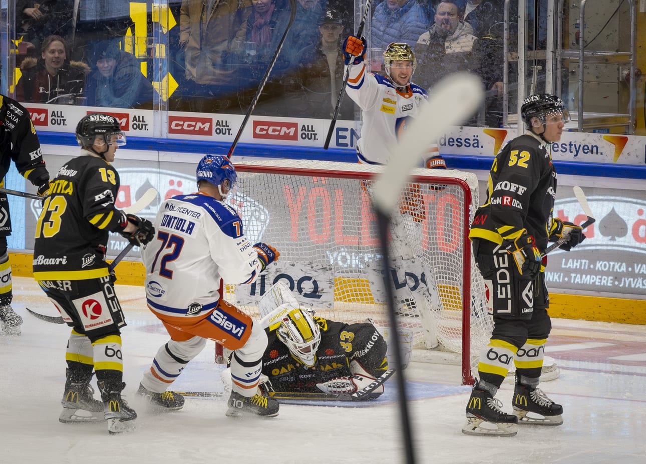 Kärpät veti vesiperän siirtomarkkinoilla.