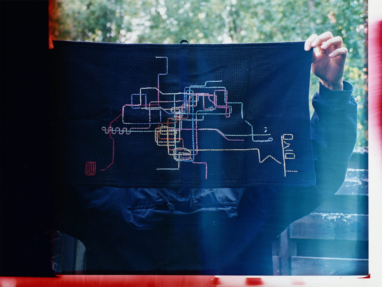 Toivo Heinimäen paikkaan kiinnittymisen tunnetta tarkasteleva valokuvanäyttely Map of Fog II on nähtävillä Photo North -galleriassa elokuun ajan 8.9. saakka.