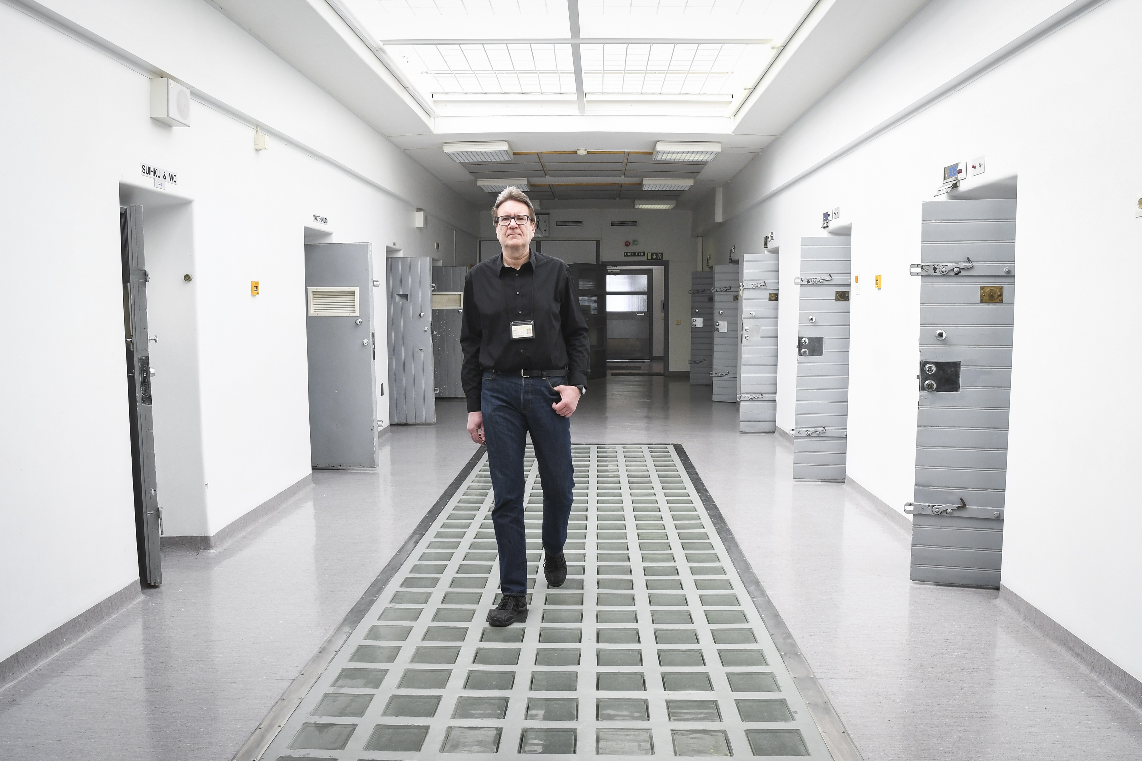 Vankien radikalisoitumisen estämisessä tärkeintä on pitää vaikutuksille alttiit vangit erillään radikalisoituneista vangeista. Näin uskoo vankien radikalisoitumisen tunnistamisprojektia Rikosseuraamuslaitoksessa vetänyt turvallisuuspäällikkö Juha Eriksson.