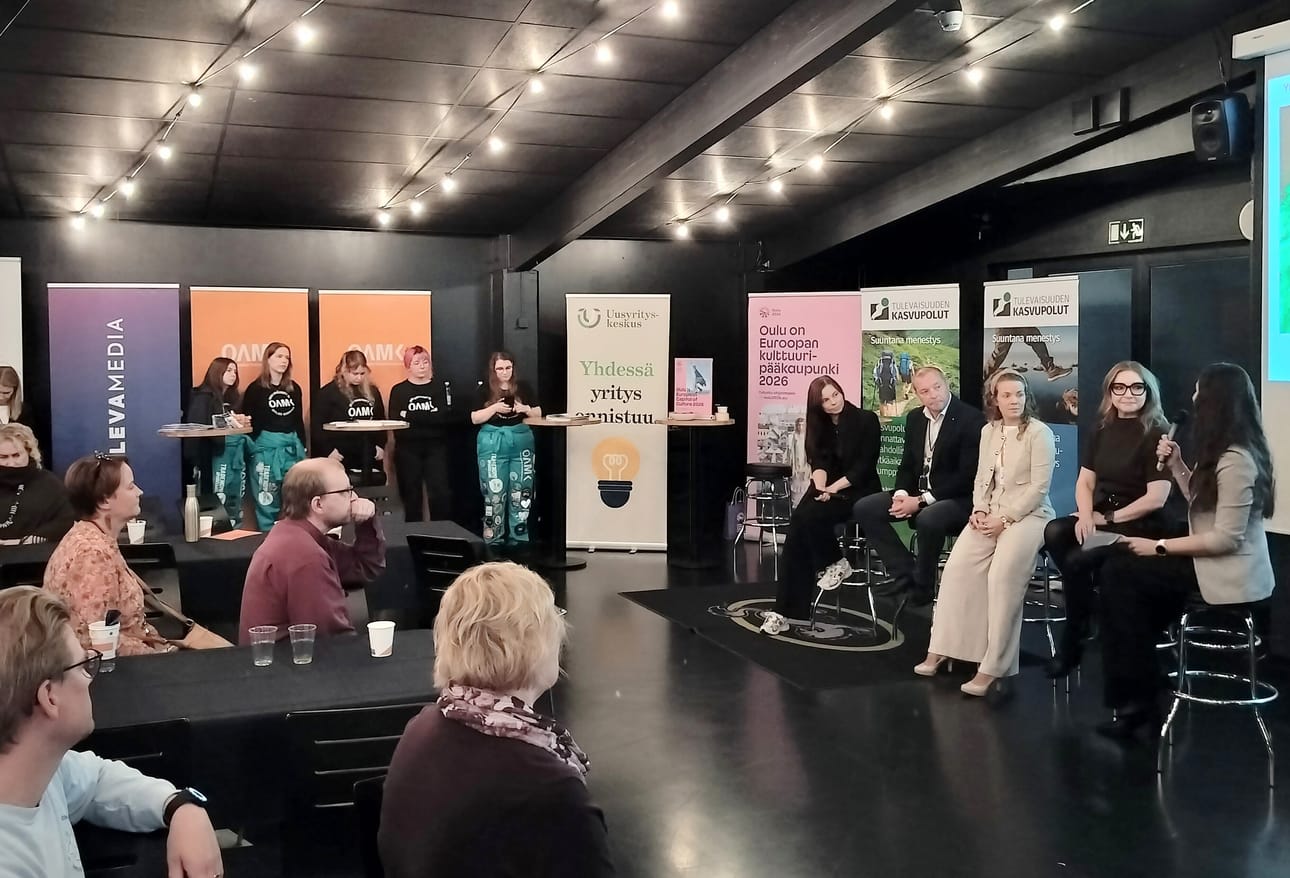 Voittajatiimin rakentamisesta keskustelivat Sanna Paakkonen, Jenna Säävälä, Marjut Kärnä ja Sami Heikkilä. Keskustelua moderoi Kaleva Median Anela Denic. ”Tiimi, jolla on saatu ensimmäinen miltsi, ei välttämättä ole sama tiimi, jolla yritys viedään seuraavalle tasolle”, Denic kiteytti.