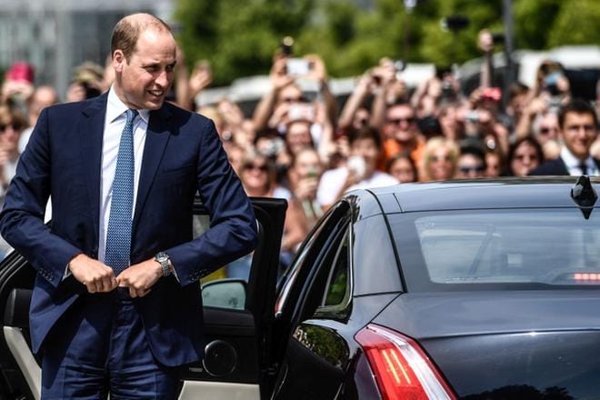 Britannian prinssi Williamin Suomi-vierailu alkaa keskiviikkona. Hänet voi nähdä Helsingin keskustassa torstaina. Kuva hänen Saksan-vierailultaan kesältä 2017. KUVA: FILIP SINGER / EPA