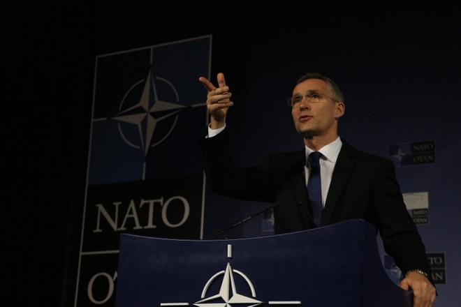 Naton pääsihteeri Jens Stoltenberg puhui tiedotustilaisuudessa Brysselissä 24. toukokuuta vuonna 2017 Nato. Arkistokuva. KUVA: Lauri Nurmi