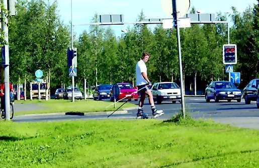 Melut kuriin. Kastellin häkki on yksi meluntorjuntasuunnitelman kiireellisimmiksi ehdotettuja alueita.