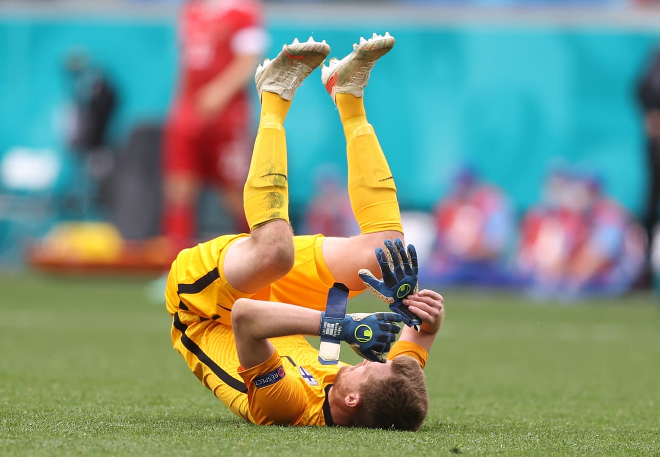 Lukas Hradecky teki monta maailmanluokan pelastusta, mutta viimeisellä vartilla hän joutui antautumaan kahdesti.
