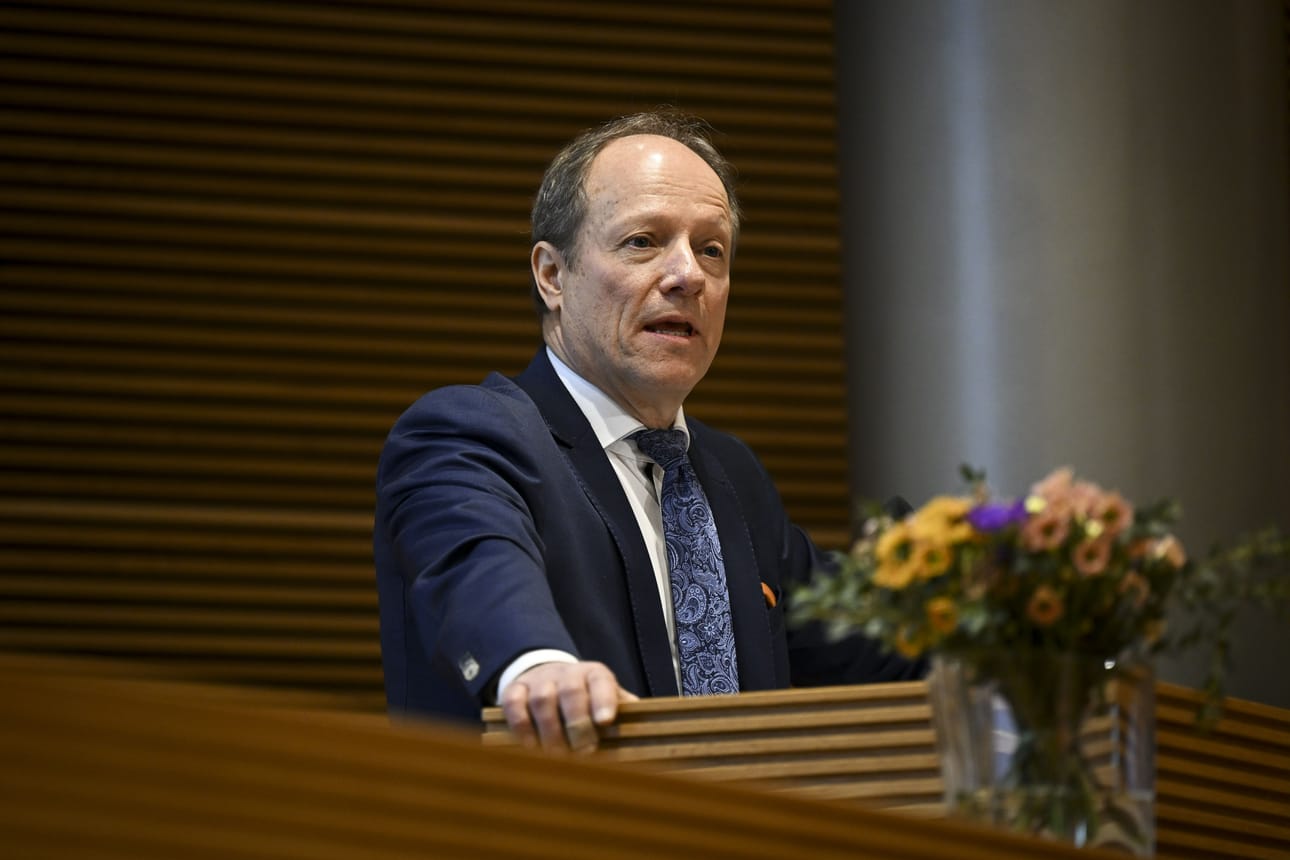 Eduskunnan oikeusasiamiehen Petri Jääskeläisen mukaan muutos heikentäisi myös yksilönsuojaa.