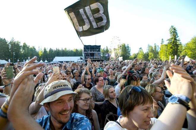 Taas on se aika vuodesta kun aletaan miettiä mille kesäfestarille voisi lähteä. Kuva viime kesän Provinssista, joka nousi tutkimuksessa kärkeen 18–29-vuotiaiden suosikkifestaria kysyttäessä. KUVA: MATTI HAUTALAHTI