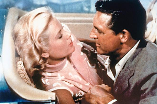 Varkaitten paratiisissa pääparina John Robiena ja Frances Stevensina ovat Cary Grant ja Grace Kelly. Elokuva julkaistiin 1955 ja seuraavana vuonna Kelly avioitui Monacon ruhtinas Rainierin kanssa. KUVA: Yle Kuvapalvelu