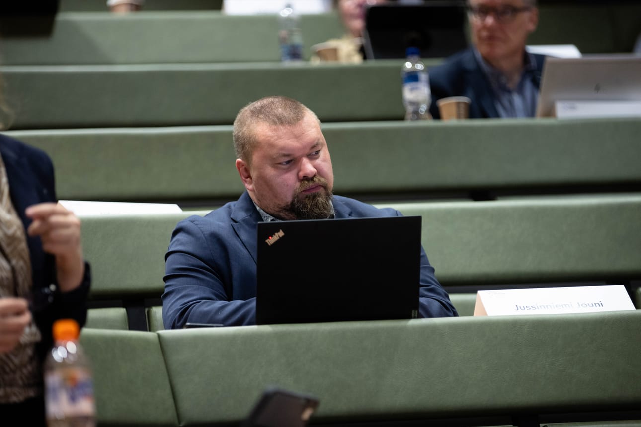 Pyhäjärven kaupunginhallituksen puheenjohtaja Jouni Jussinniemi uskoo, että arviointimenettelystä tullaan selviämään hyvin. Arkistokuva.