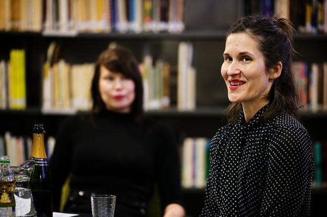 LittFestin taiteelliset johtajat Hannele Mikaela Taivassalo ja Malin Kivelä ovat jo saapuneet Vaasaan, mutta suurin osa kirjailijoista saapuu perjantaina. KUVA: TIMO ANNANPALO