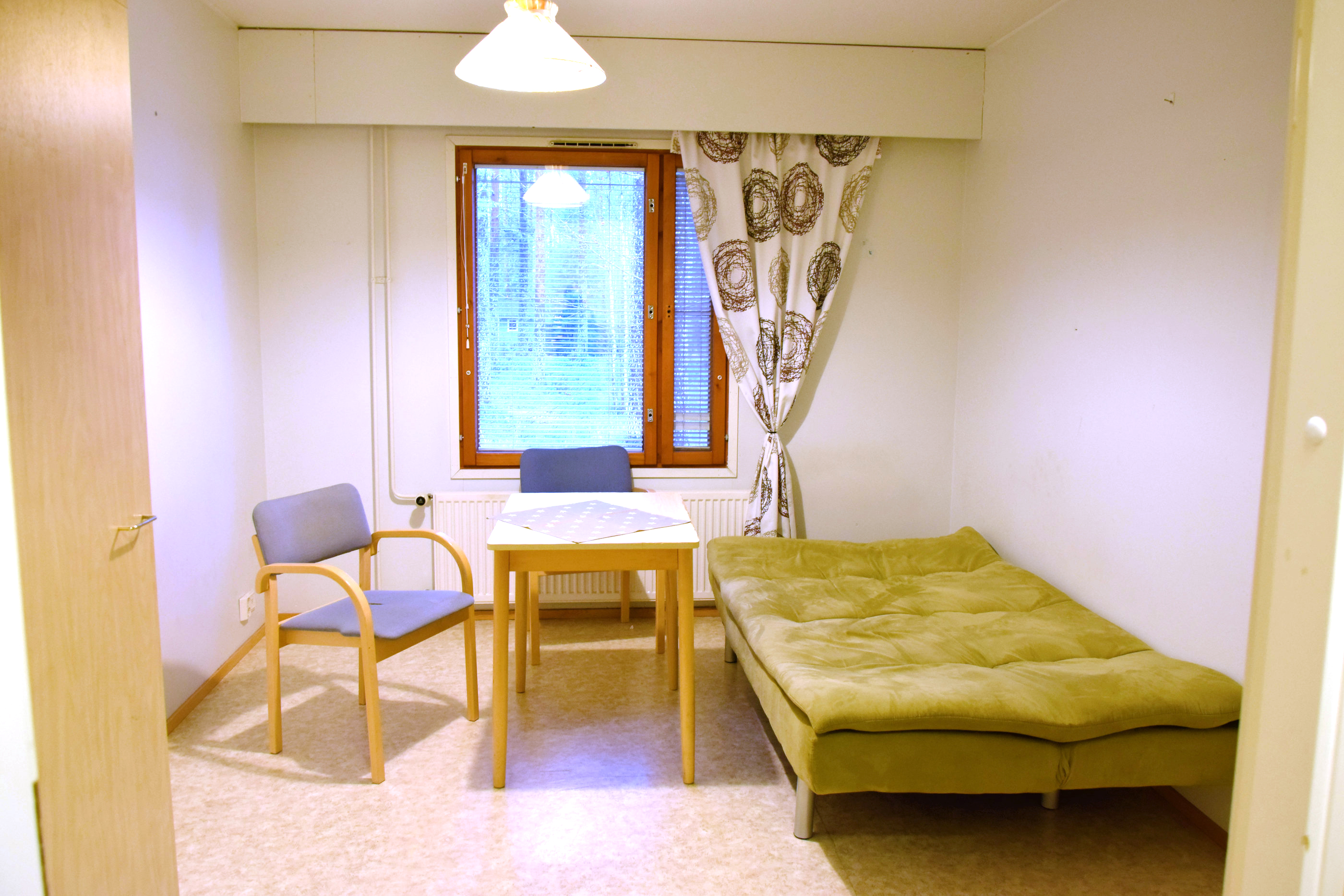 Tässä huoneessa voi vaikka pötkötellä, jos siltä tuntuu.