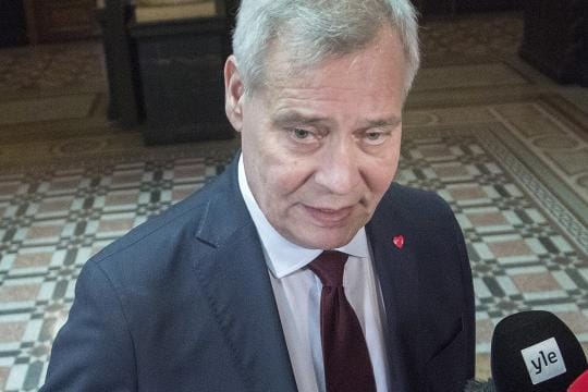 SDP:n hallituskumppanit ovat vaatineet pääministeri Antti Rinteeltä (sd.) seikkaperäistä selvitystä Posti-sotkun käänteistä. KUVA: MAURI RATILAINEN/EPA