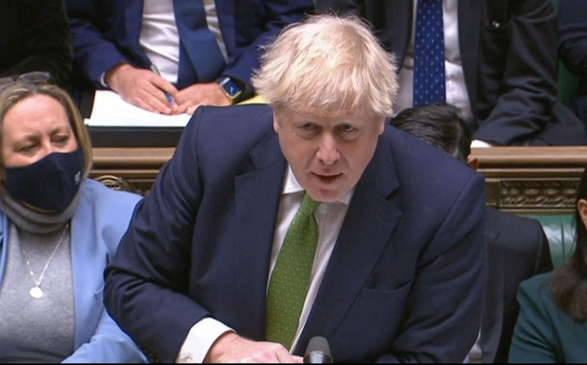 Britannian pääministerin Boris Johnsonin mukaan valtaosasta koronarajoituksia luovutaan maassa ensi viikolla. LEHTIKUVA/AFP