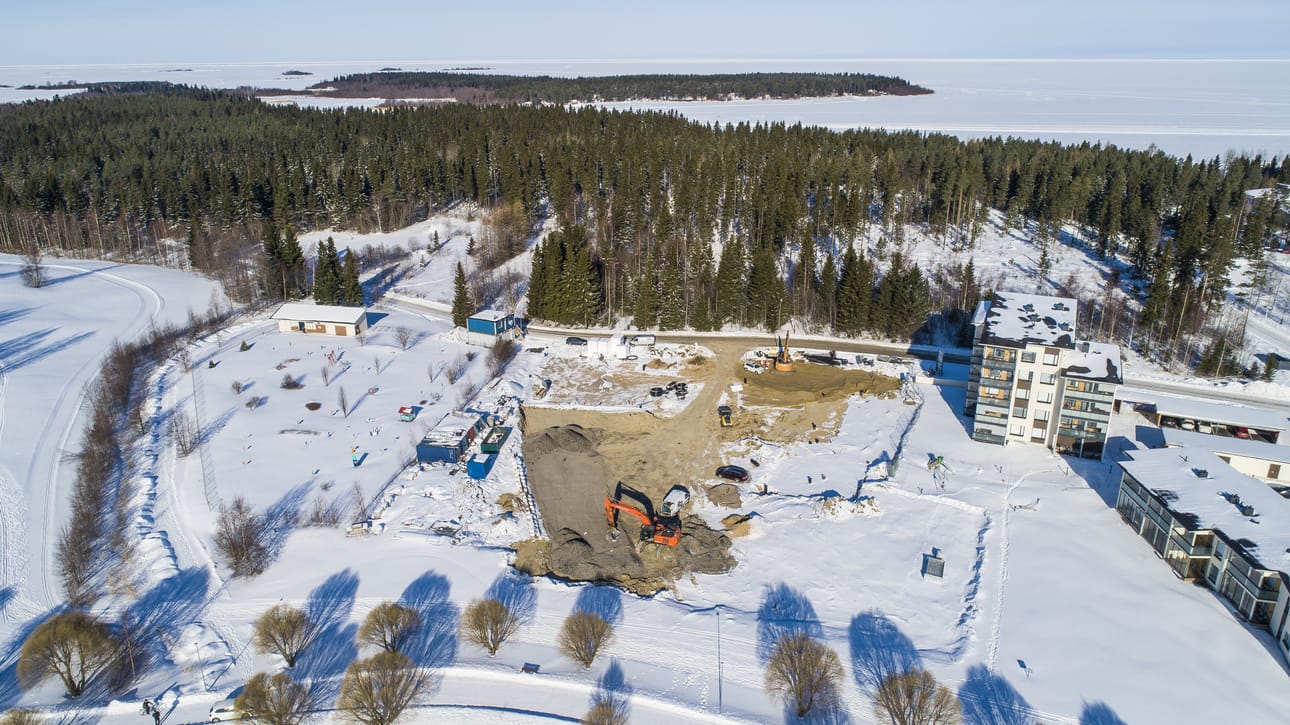 Kerrostalorakemtamista pikkulahdella, Pikkulahti, rakentaminen, Lapti, kerrostalo