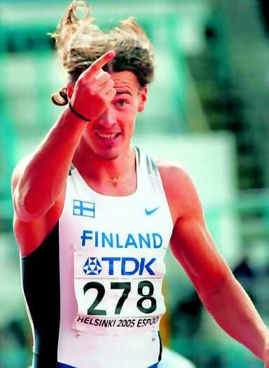 Tommi Evilä ponnisti ensimmäisellä karsintahypyllään pituuden loppukilpailuun.
